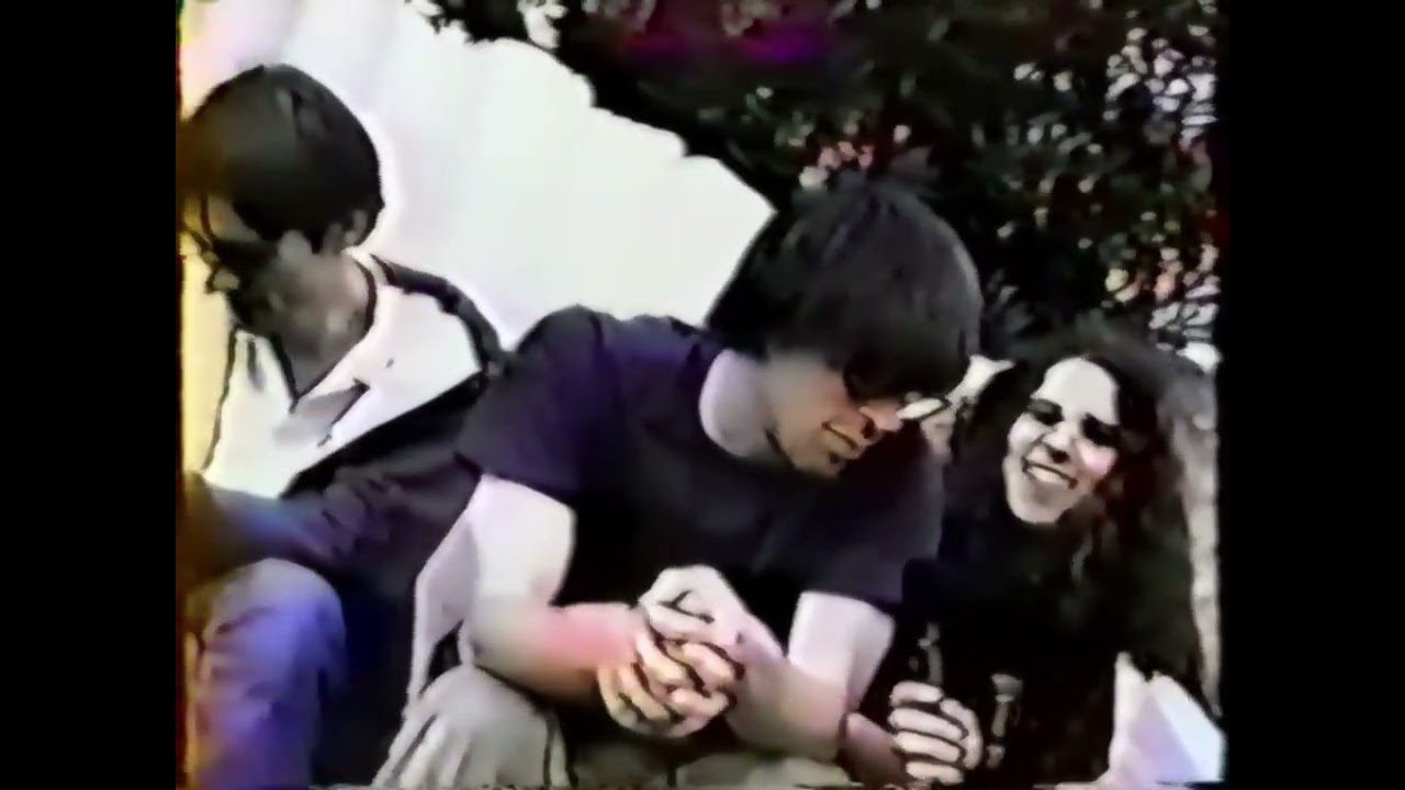 Rivers Cuomo and Brian Bell interview for Sideshow (c. July 1994)