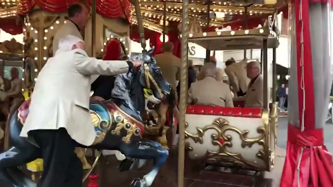 Irish male voice choir serenades Italian town from carousel