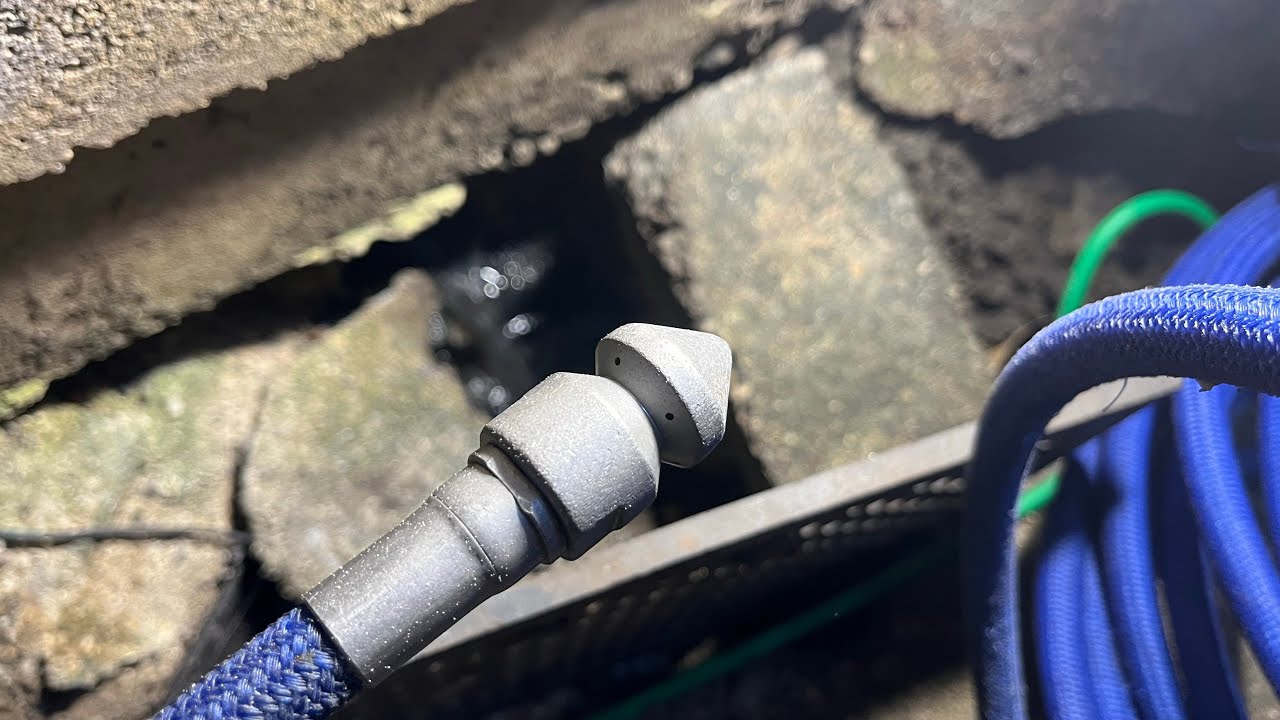 排水経路が不明やった現場で下流側を見付け高圧洗浄してみた😳