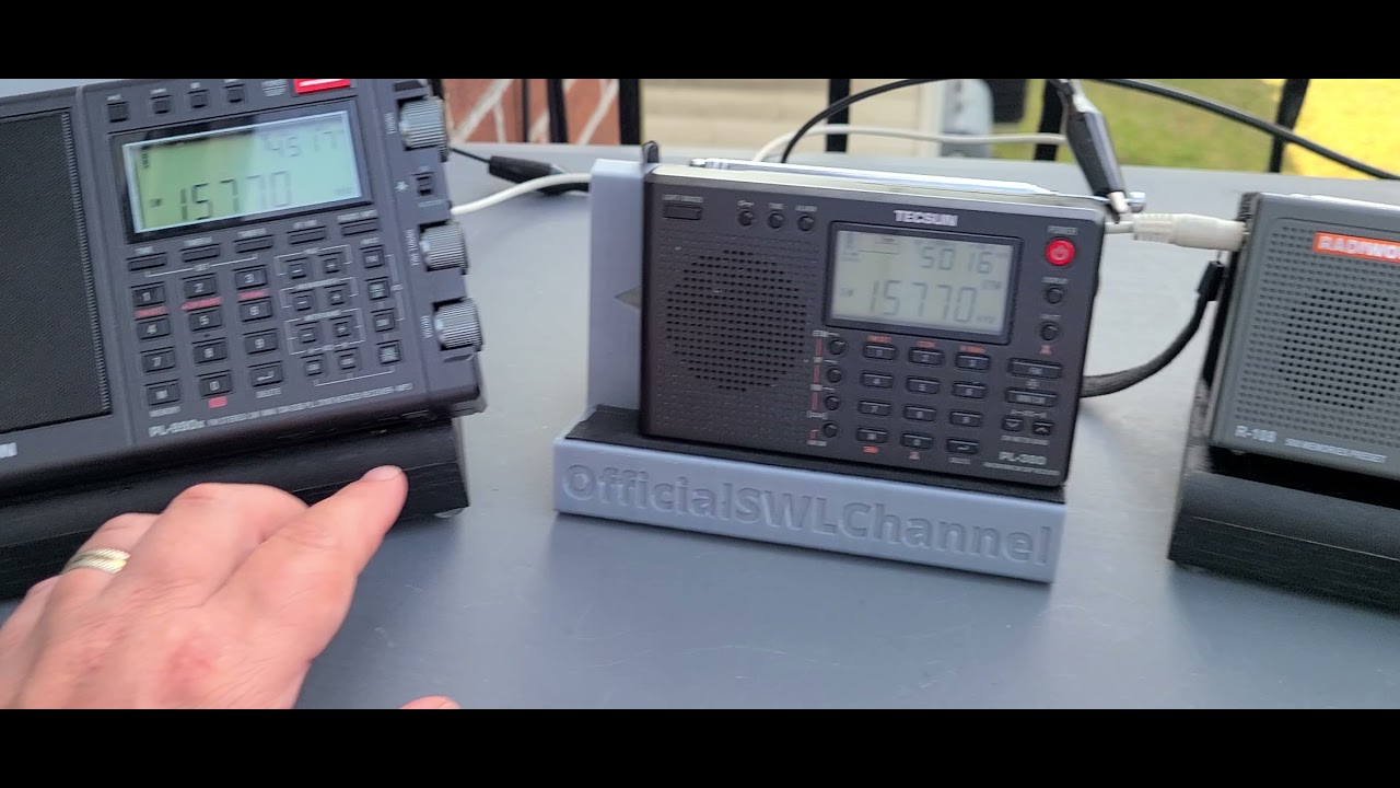 RadiWow R-108 VS Tecsun PL-380 VS Tecsun PL-990X Radio Prague via WRMI 15770 kHz Shortwave