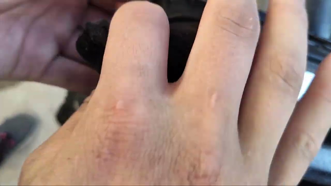 LE PINTE LA DEFENSA A MI COCHE  (QUEDO PERRONA)