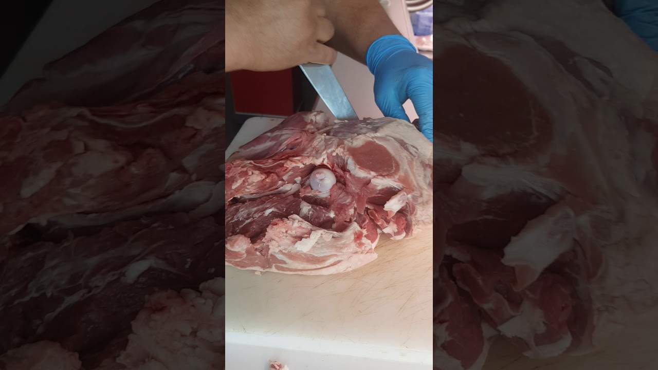 Désossage gigot d'agneau à blanc