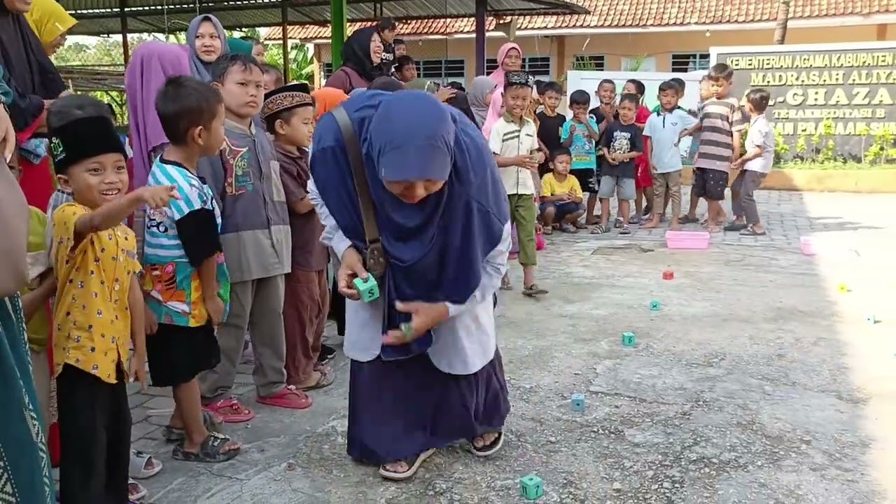 Lomba Lari Balok