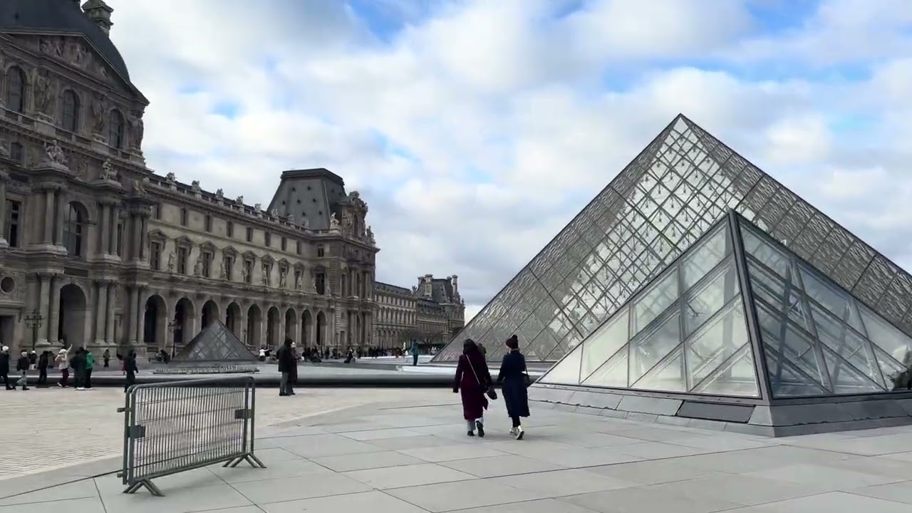 Louvre Museum - Paris 