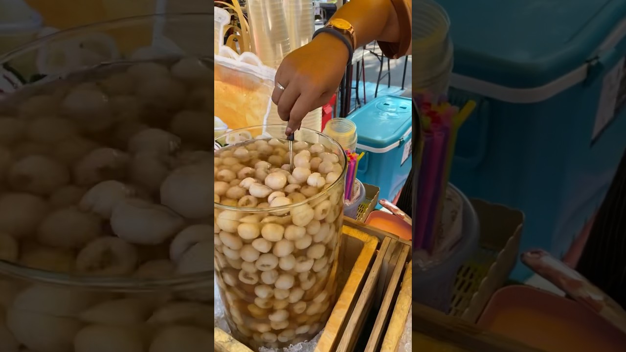 Must try!  Fresh Longan Fruit Juice  - Thai Street Food #shorts