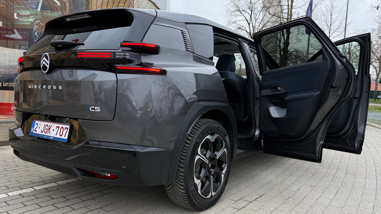 NEW Citro&euml;n C5 Aircross - Interior and Exterior in details 
