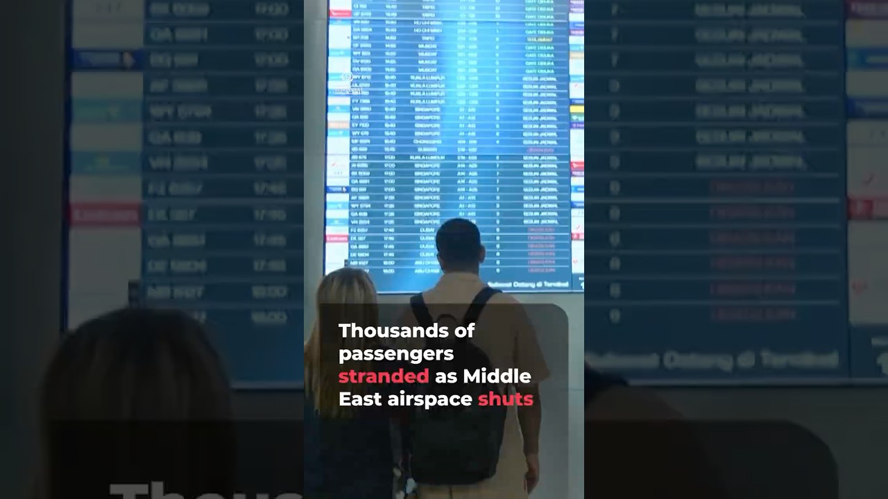 Thousands of passengers stranded as Middle East airspace shuts | AJ #shorts