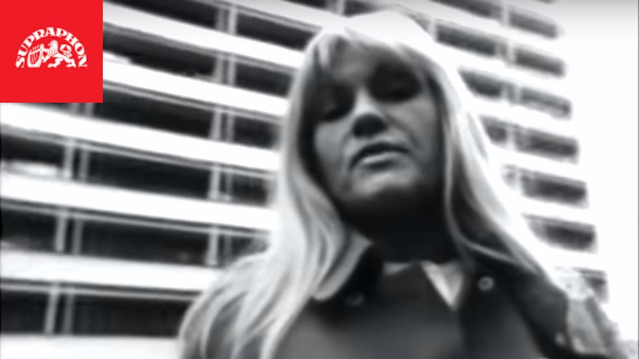 Eva Pilarov&aacute; - Kolotoč (ofici&aacute;ln&iacute; video)
