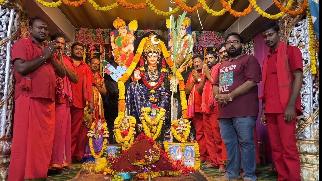 ANAPARTHI SRI VEERULAMMA THALLI OM SHAKTHI SANGHAM BHAVANI DEEKSHALU #bhavani #anaparthi #durgamaa