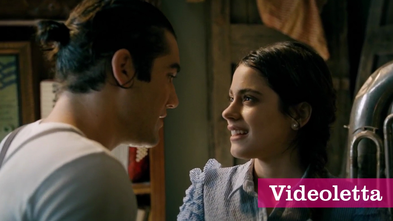 Tini: The Movie - Vilu and Caio get wet in the rain