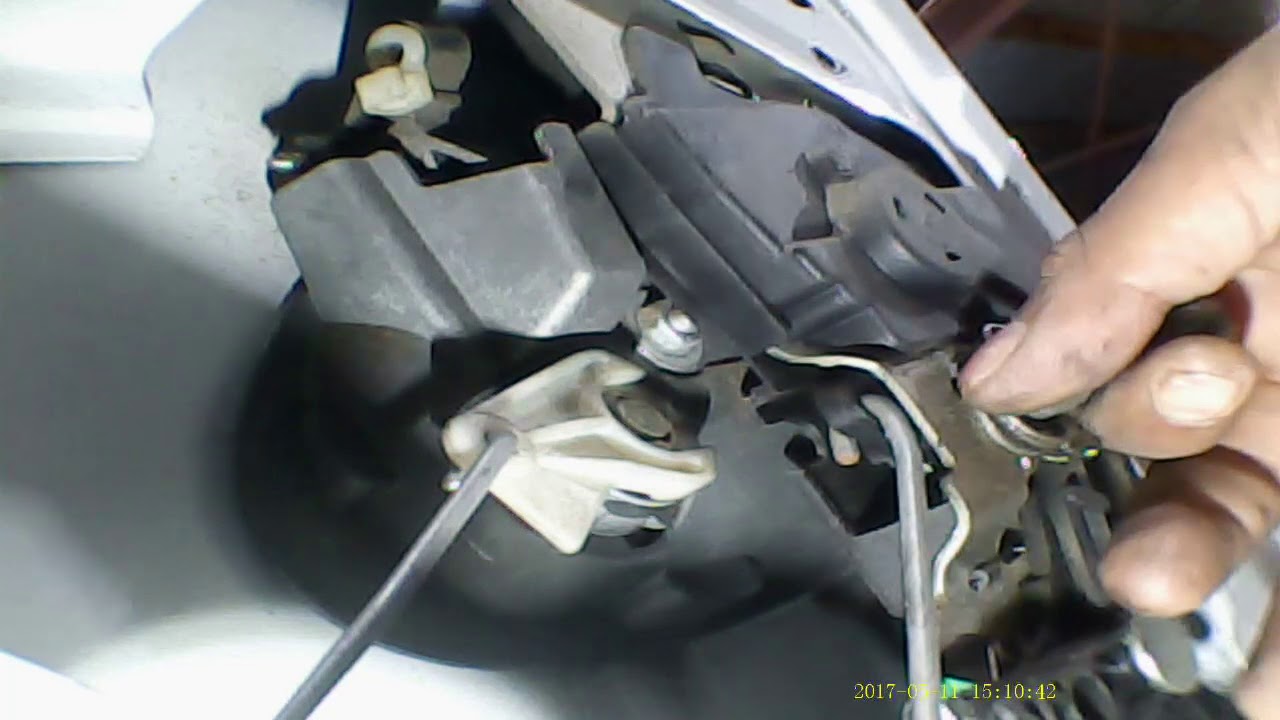 how to replaced Holden combo rear door lock actuator