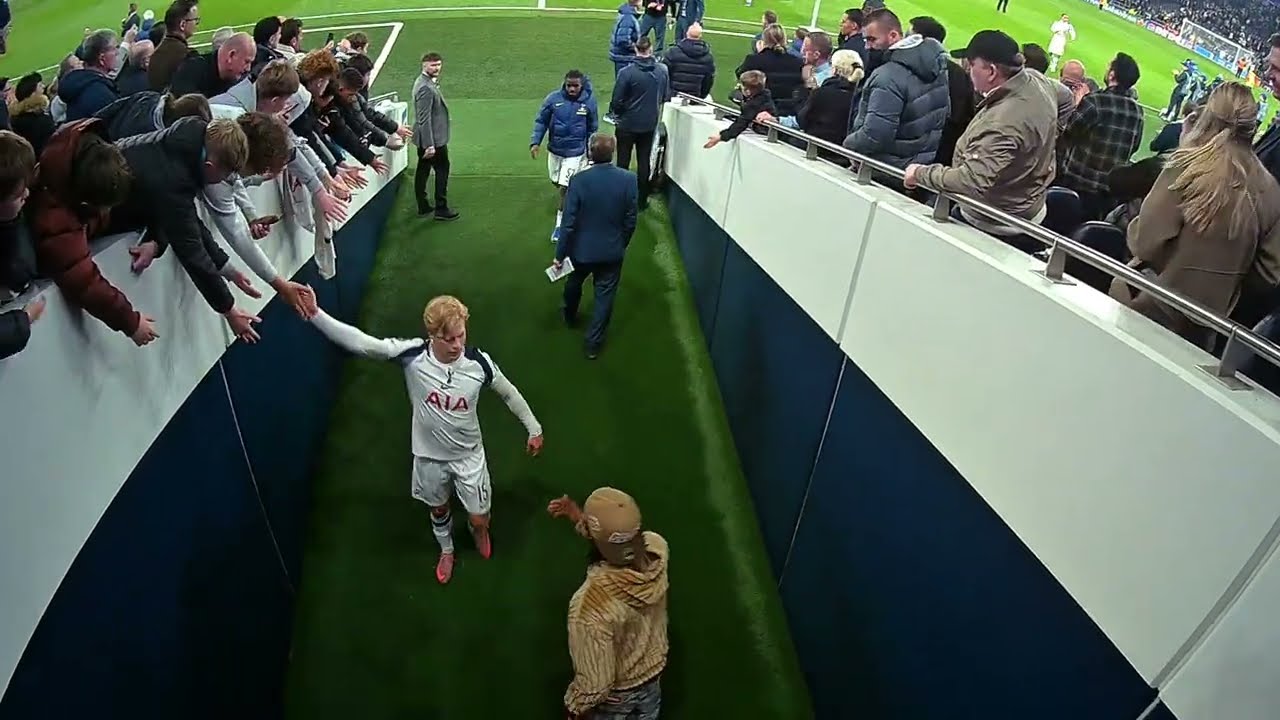 TUNNEL CAM: Tottenham Hotspur 3-2 Atl&eacute;tico Madrid: The Players and Staff After the Game