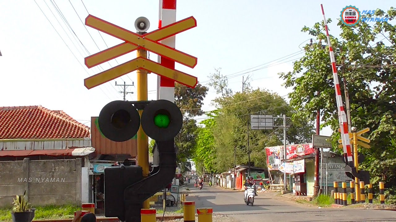 RAILWAYS CROSSING | Palang Pintu Kereta Api NEVER GREEN Holland Alkmaar JPL 531
