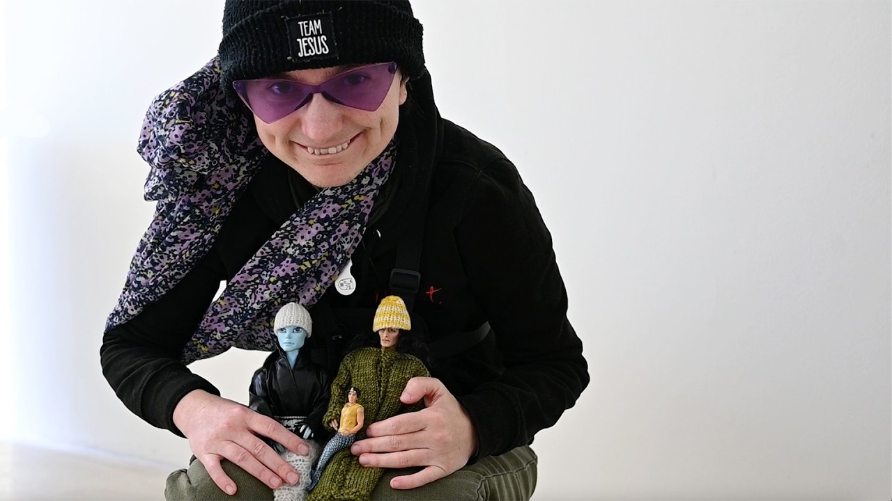 Elena Reisinger: „Kunstfiguren hab ich immer dabei