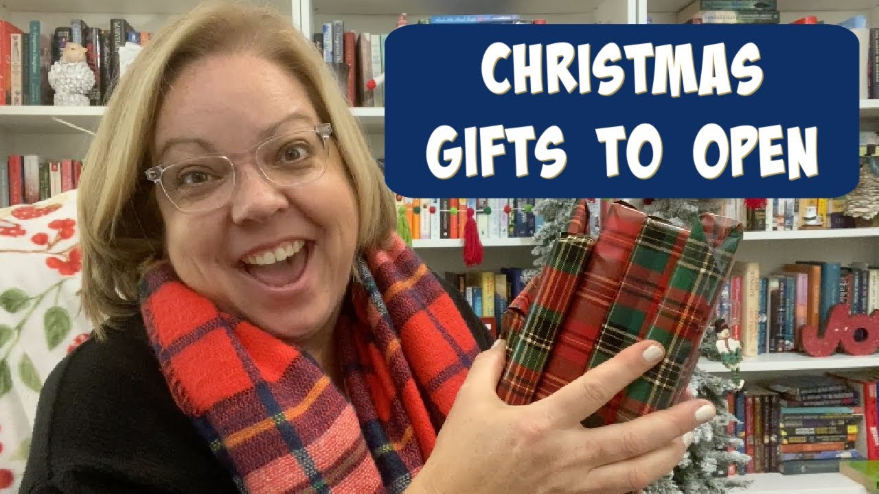 Обмен подарками от Booktube Bestie || Неделя 1 — Маленькая библиотека Линдси || Vlogmas, день 3