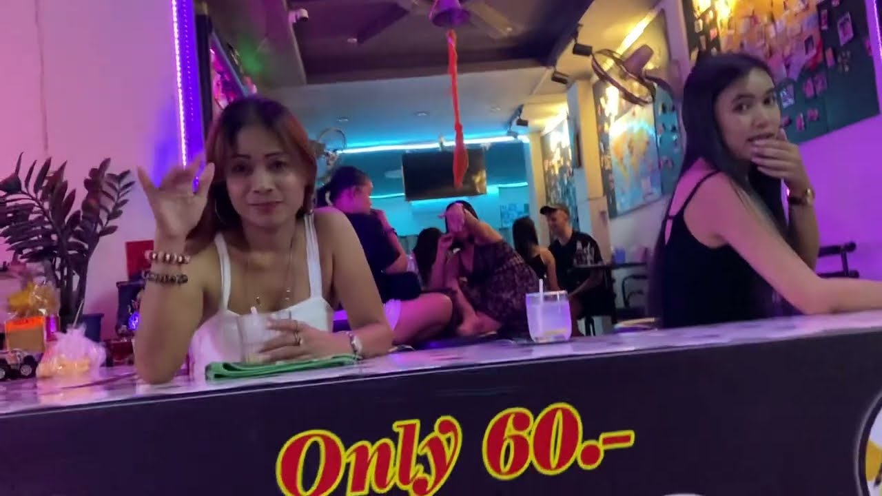 Pattaya Nightlife Soi Honey Red Light District Ladyboy Thai Girl Beer Bars