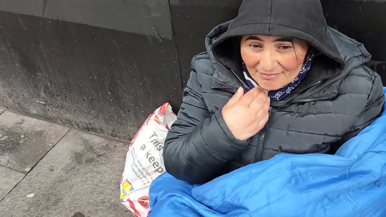 Argyle Street beggars  shops  people  Glasgow  centre Scotland. tour. walk  .@look 🏴󠁧󠁢󠁳󠁣󠁴󠁿2022