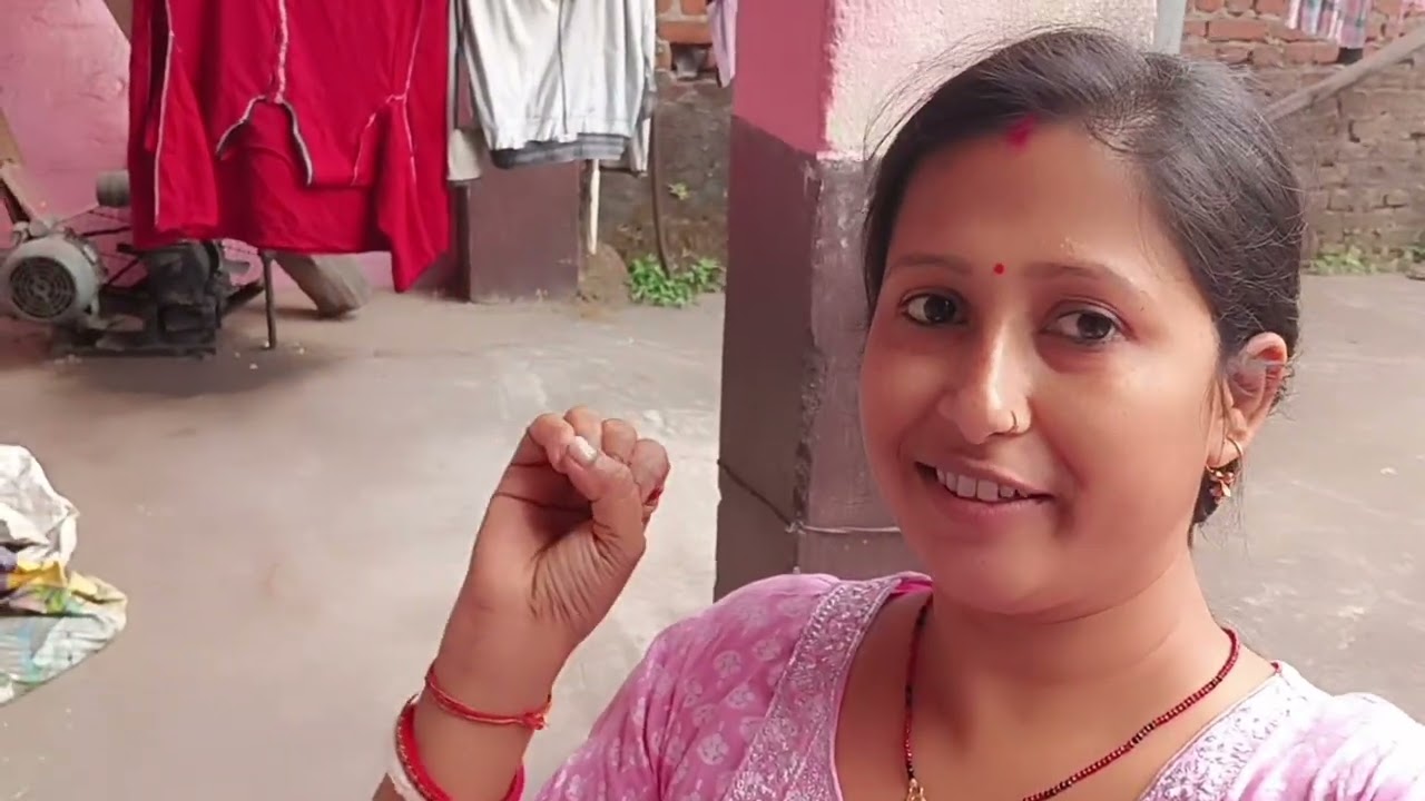 कितने दिनों के बाद  मायके आई।। मां के हाथों का खाना😋