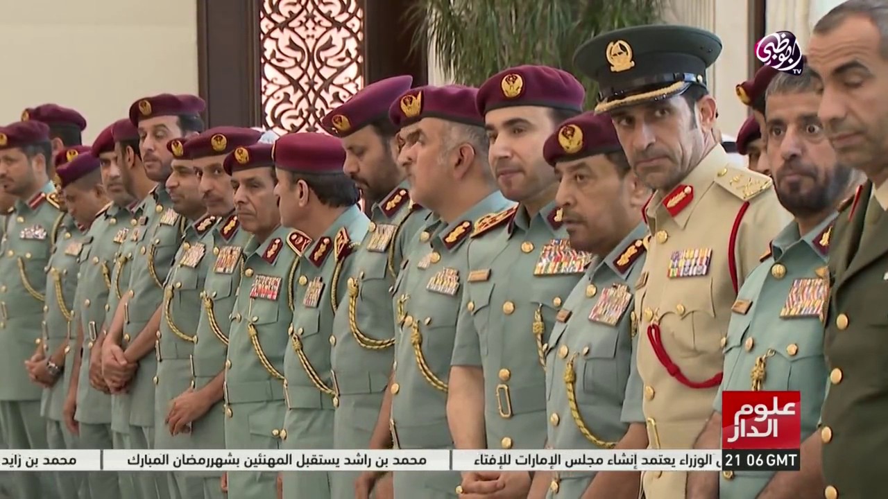محمد بن زايد يستقبل القيادات العسكرية والأمنية