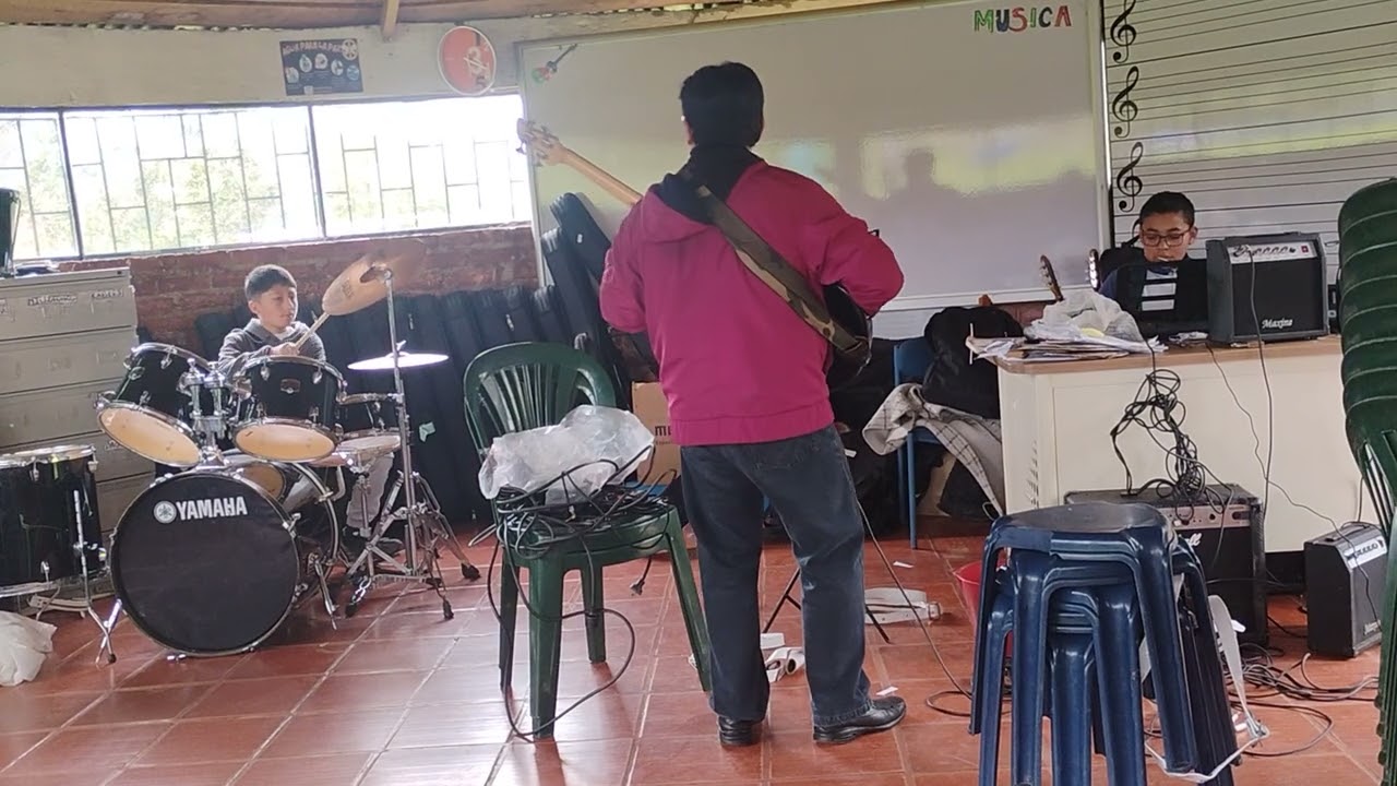 Nunca es suficiente 2 toma de cámara de los ensayos de todo el año en todos los descansos