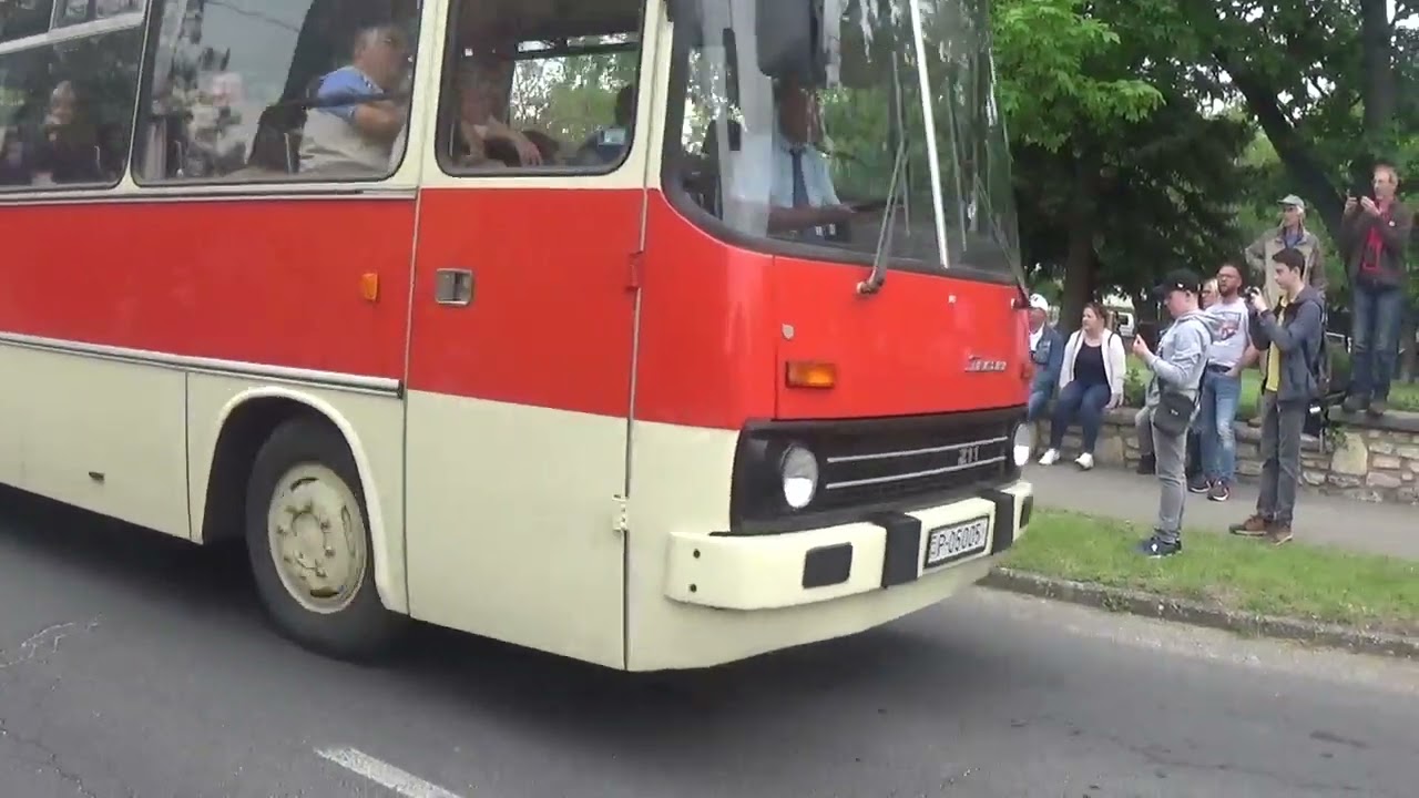 Tapolcai Nemzetközi 3. Ikarus Találkozó 200 300 400 as széria felvonulása