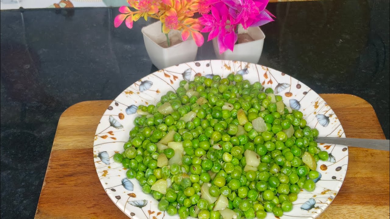 Matar ki ghugni/Up style matar ki ghugni /Easy and quick breakfast recipe 