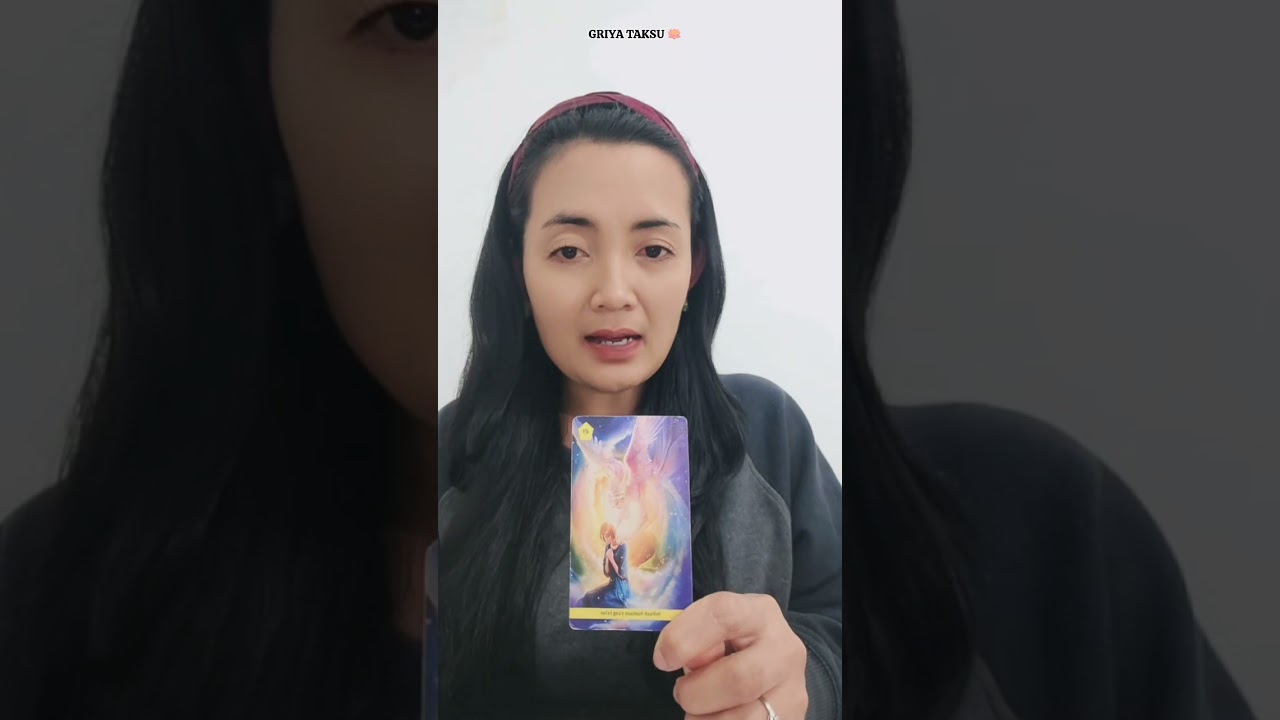 Membantu dan menolong orang lain itu mulia,Tapi sebelum itu kamu wajib menolong dirimu sendiri