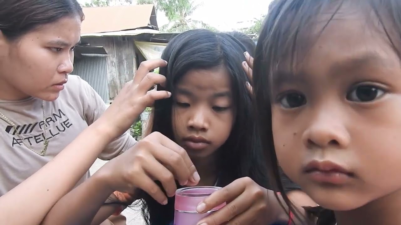 Help poor girl nits picking in long hair6