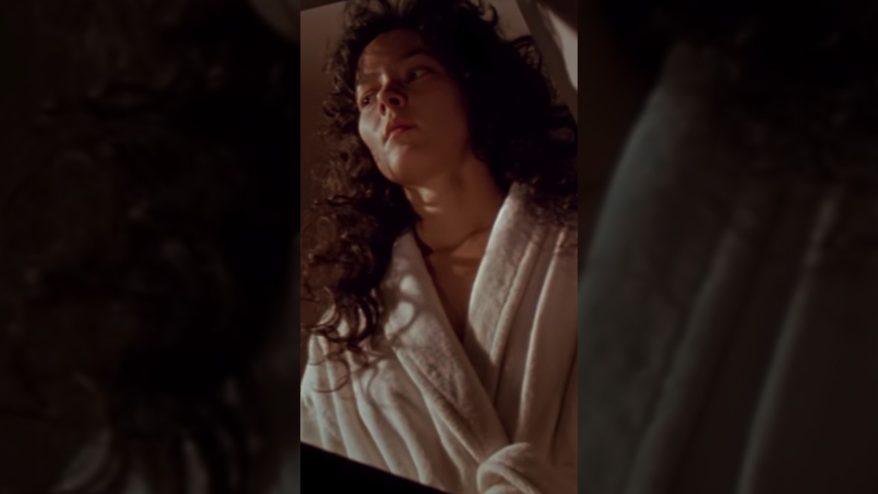 Meg Tilly's terrifying performance in 'Body Snatchers' #bodysnatchers #horrormovies  #90shorror