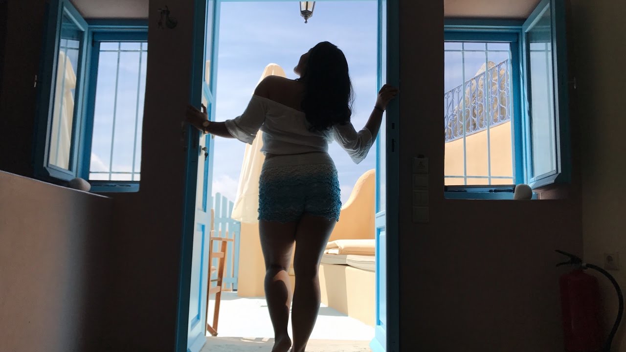 Cave House Tour in Oia, Santorini | Marggie Travels