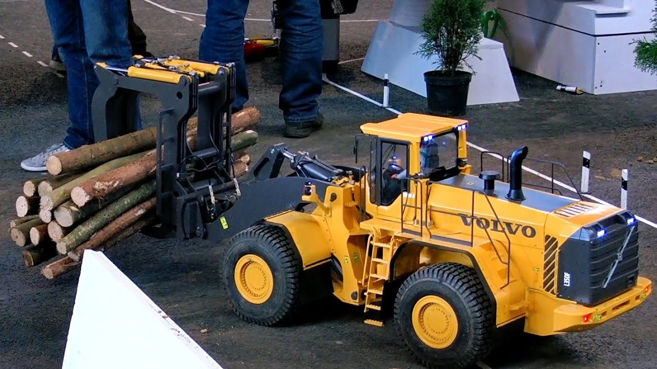 GIANT RC VOLVO L350F SCALE MODEL BULLDOZER WHEEL LOADER WITH TIMBER CLAMB IN ACTION