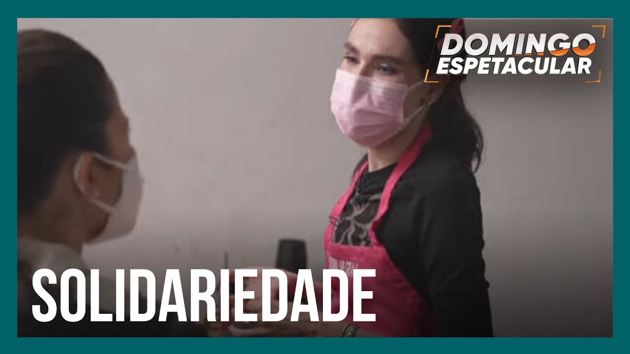 Modelo famosa muda a vida de acumuladora