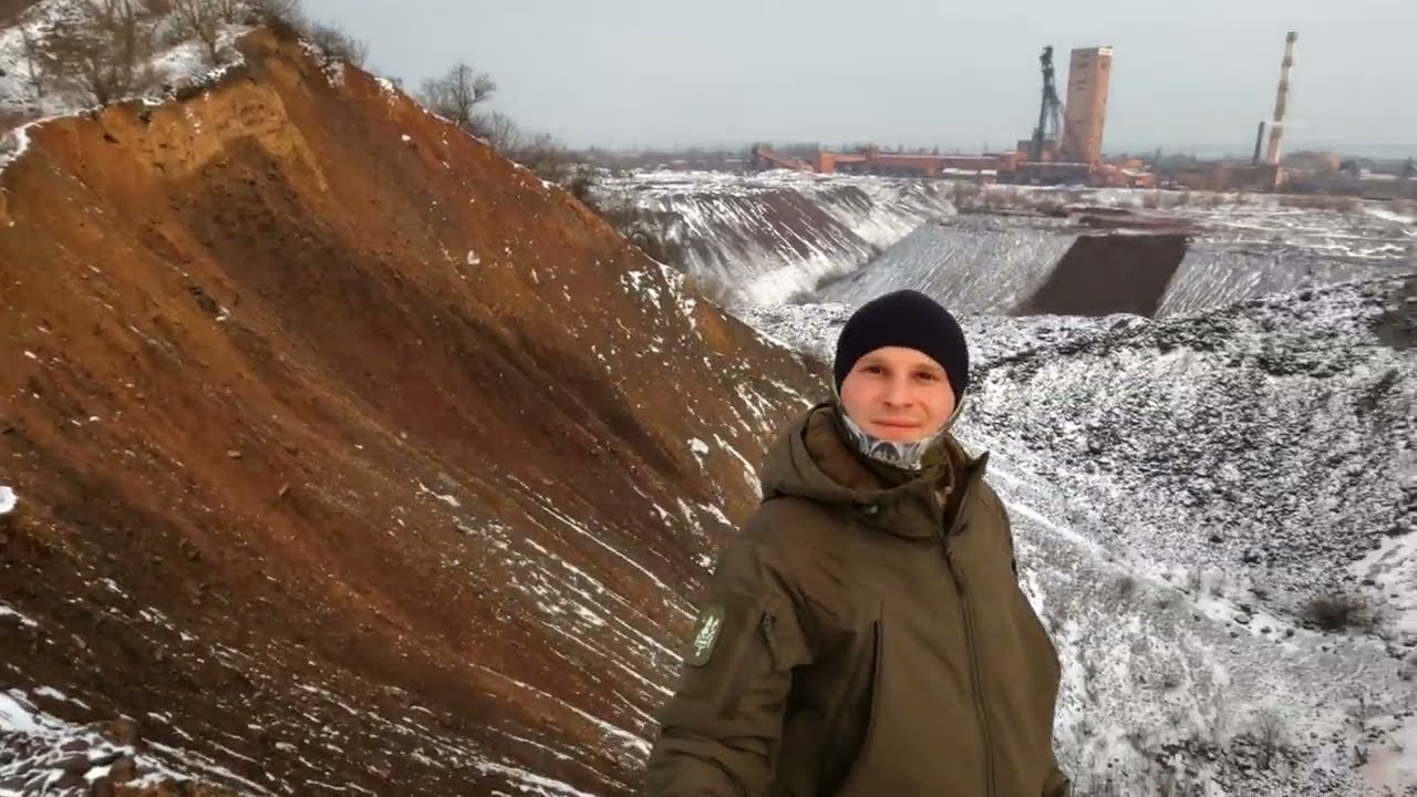 ВІДВАЛ З ЧОРНИМ ОЗЕРОМ 