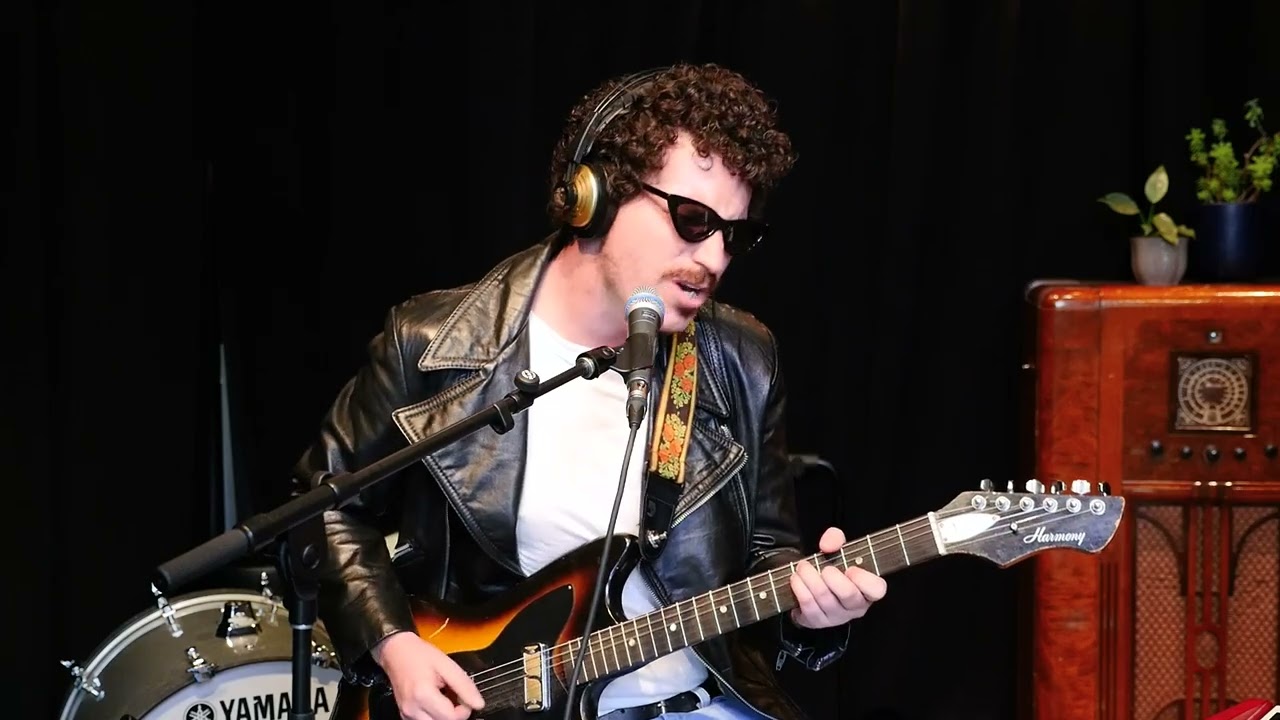 Alex MacNeil - MajorBirdMinorThird (from Hidden Track Session)