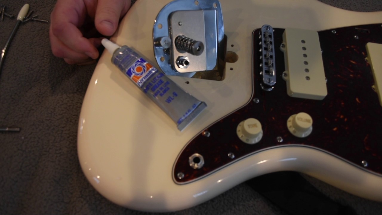 How to fix a creaking Fender Jazzmaster/Jaguar Tremolo