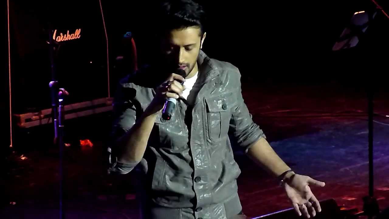 Atif Aslam talking about his wedding & Pehli Nazar Mein - Manchester Apollo