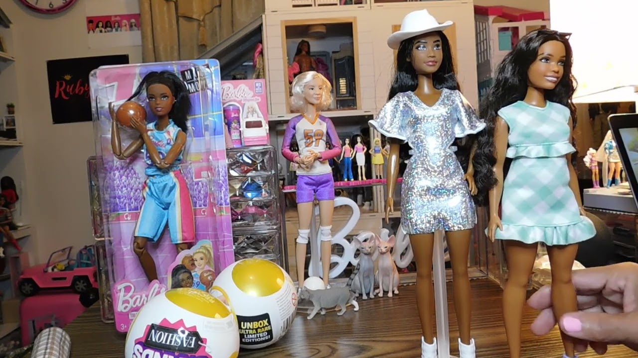 Barbie Fashionista 239 & Let's Open Some Zuru Mini Fashion Ballss