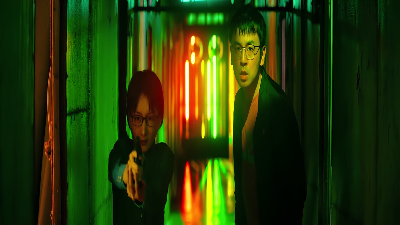 فيه حاجة غلط بتحصل... وكل اللي حاولوا يتكلموا اختفوا | #ملخص_فيلم Under The Light #أفلام_جريمة