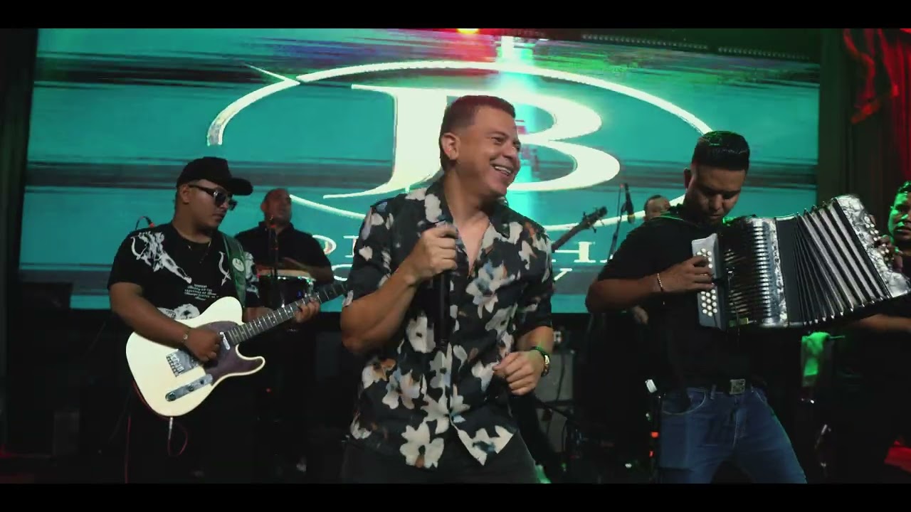 La Mitad de mi Vida - Jonathan Bolivar / Presentación en vivo / Compositor: Felipe Peláez.