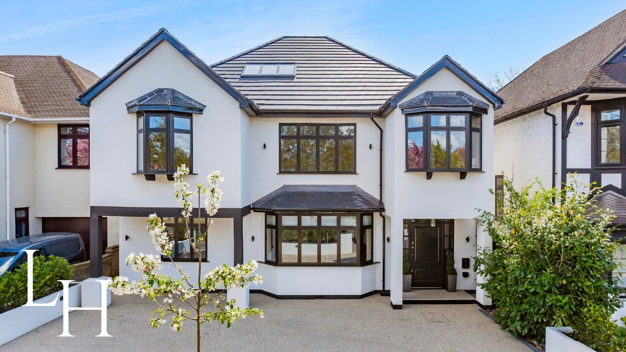 Inside a &pound;2,350,000 Modern Home Just Outside Of London