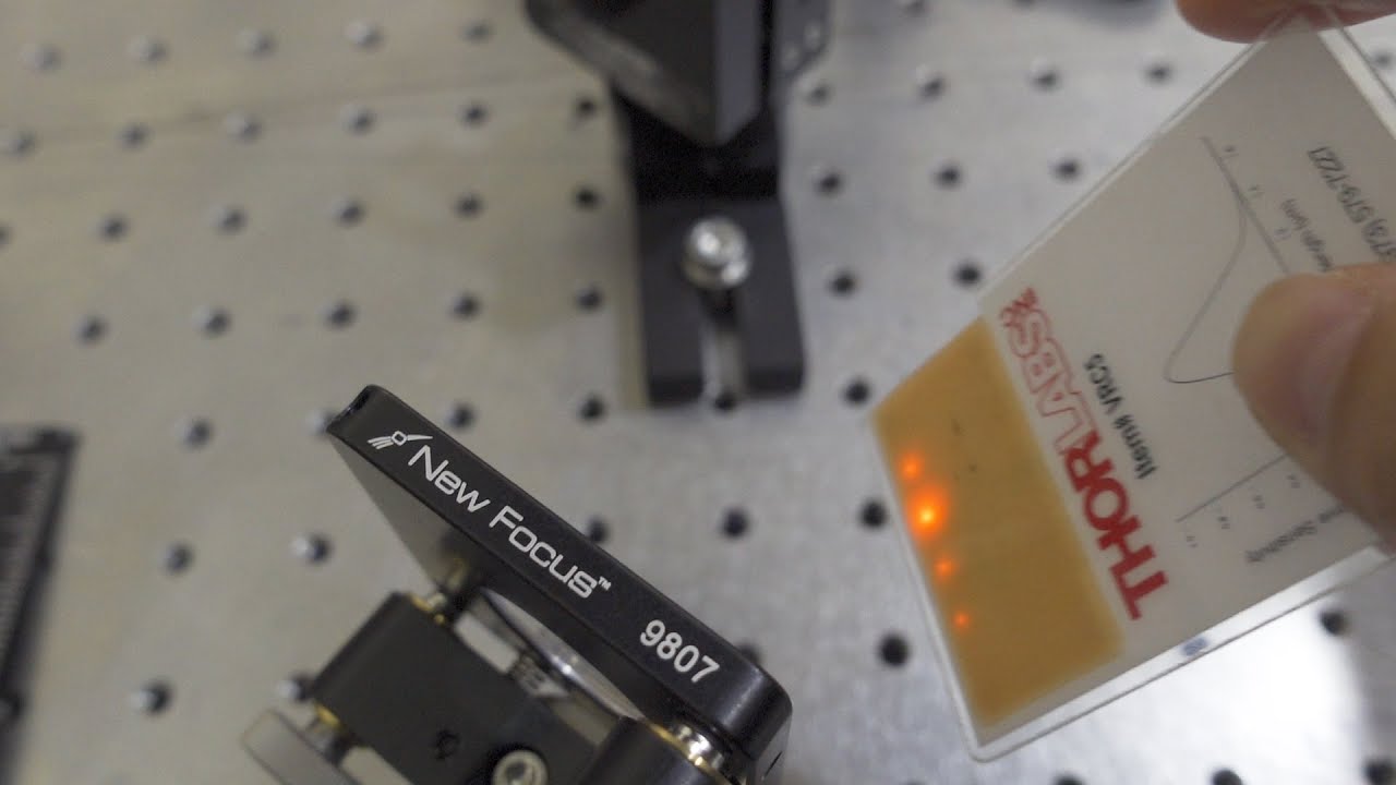OPTICS LAB | DICHROIC MIRROR/BEAM SPLITTER: How to tell which side faces forward