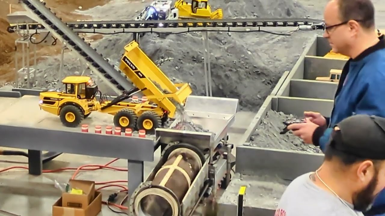 NEW RC Loaders Dozers Trucks Draglines & Cranes #rc #caterpillar