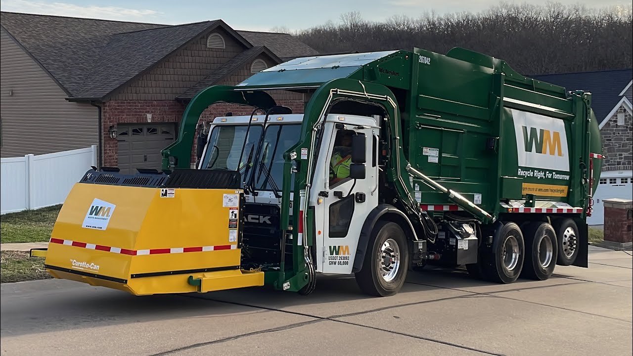 Brand New WM Mack LR McNeilus Atlantic Curotto Can Garbage Truck