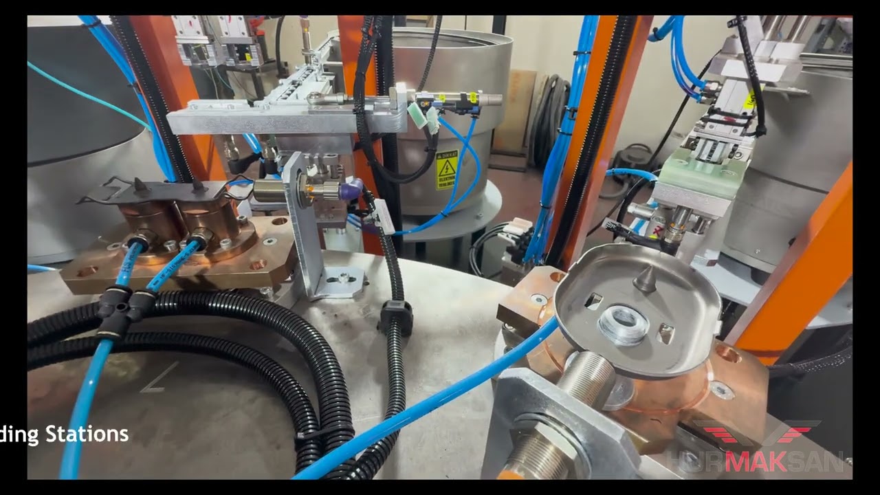 Fully automatic rotary table spot welding machine