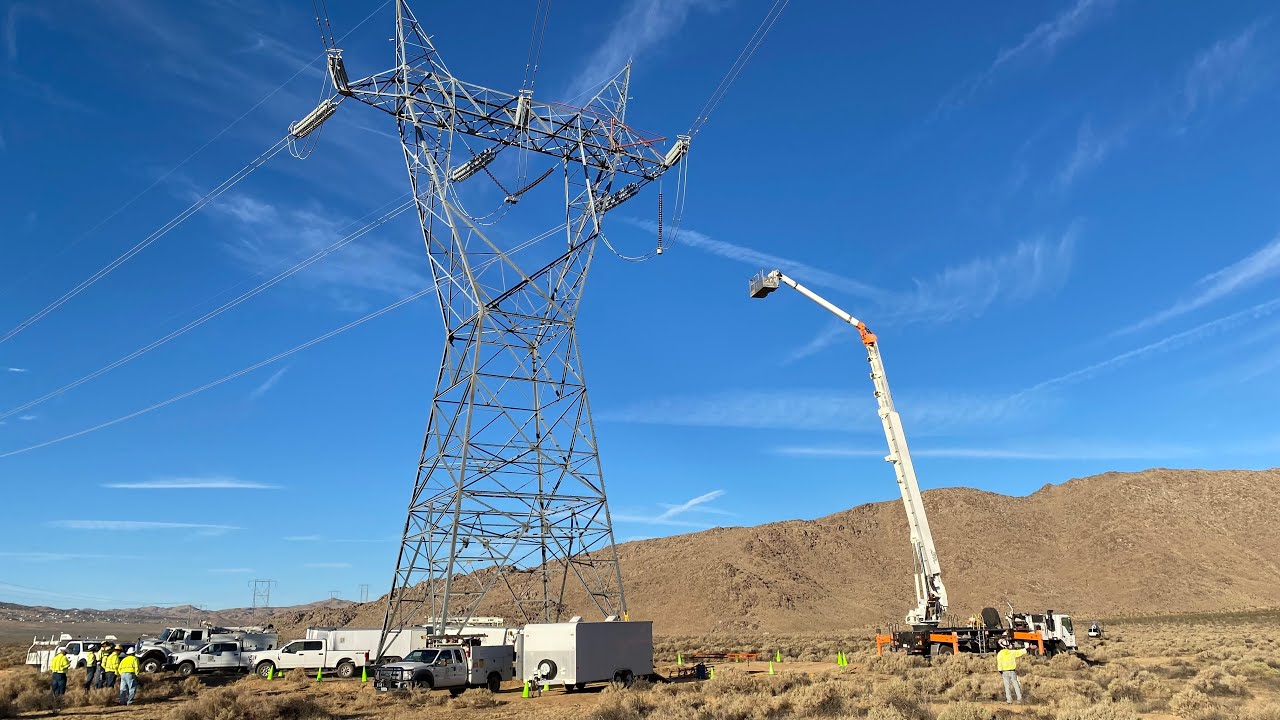 VIDEO: SCE Crews Practice 'Barehanding' on a Live 500 kV Line