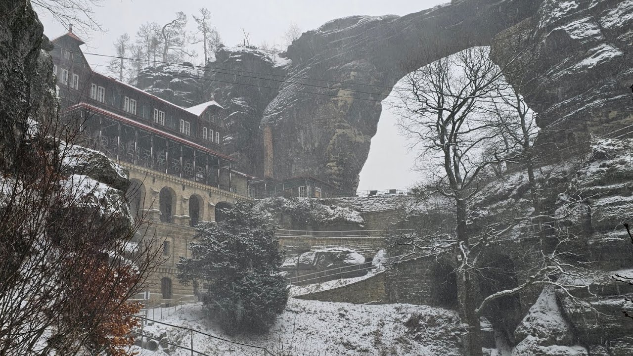 Das Prebischtor im Schneegestöber! Eine Wintertour von Schmilka nach Herrnskretschen.