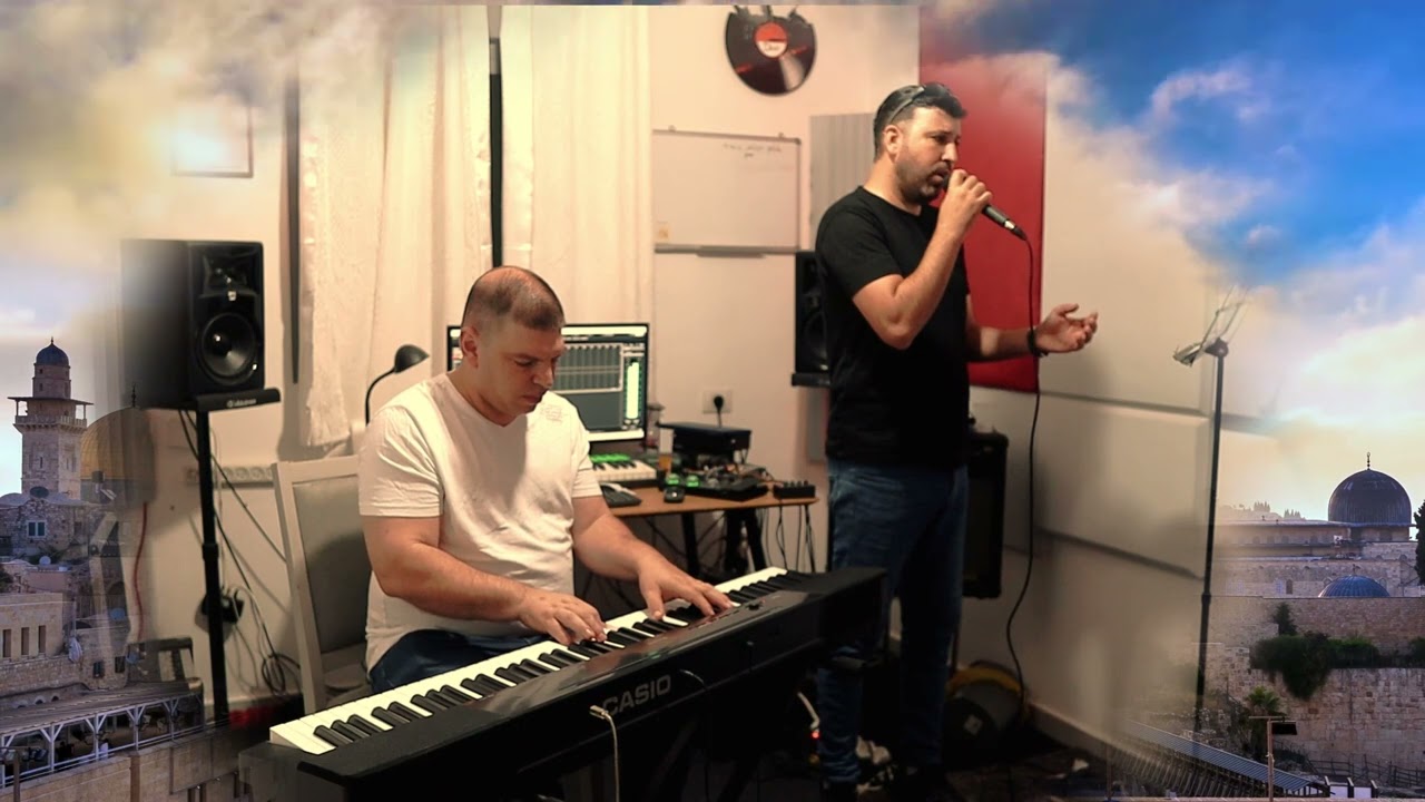 הכותל- בביצוע הזמר תומר קמפנר. ניגן וערך-דמיטרי סטניק
