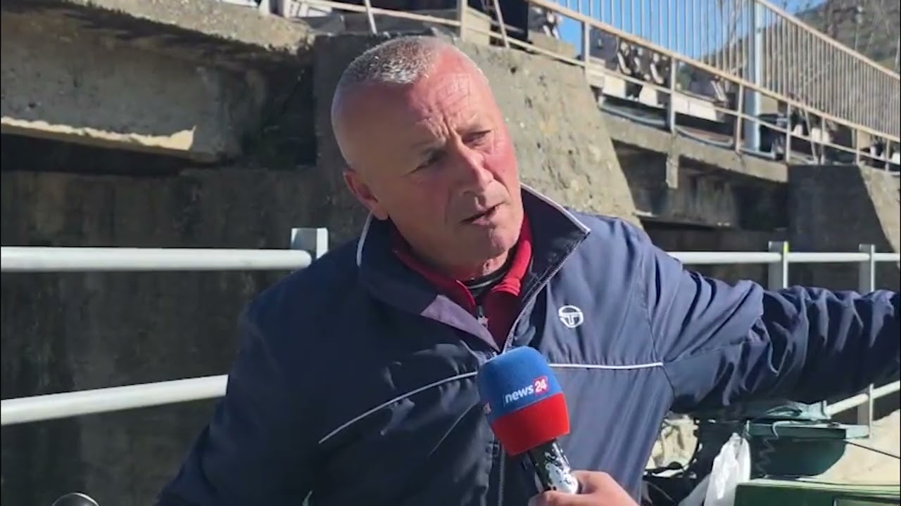 Dëmtohet ura në Peqin, bllokohet qarkullimi i mjeteve të rënda në Urën e Digës Çengelaj