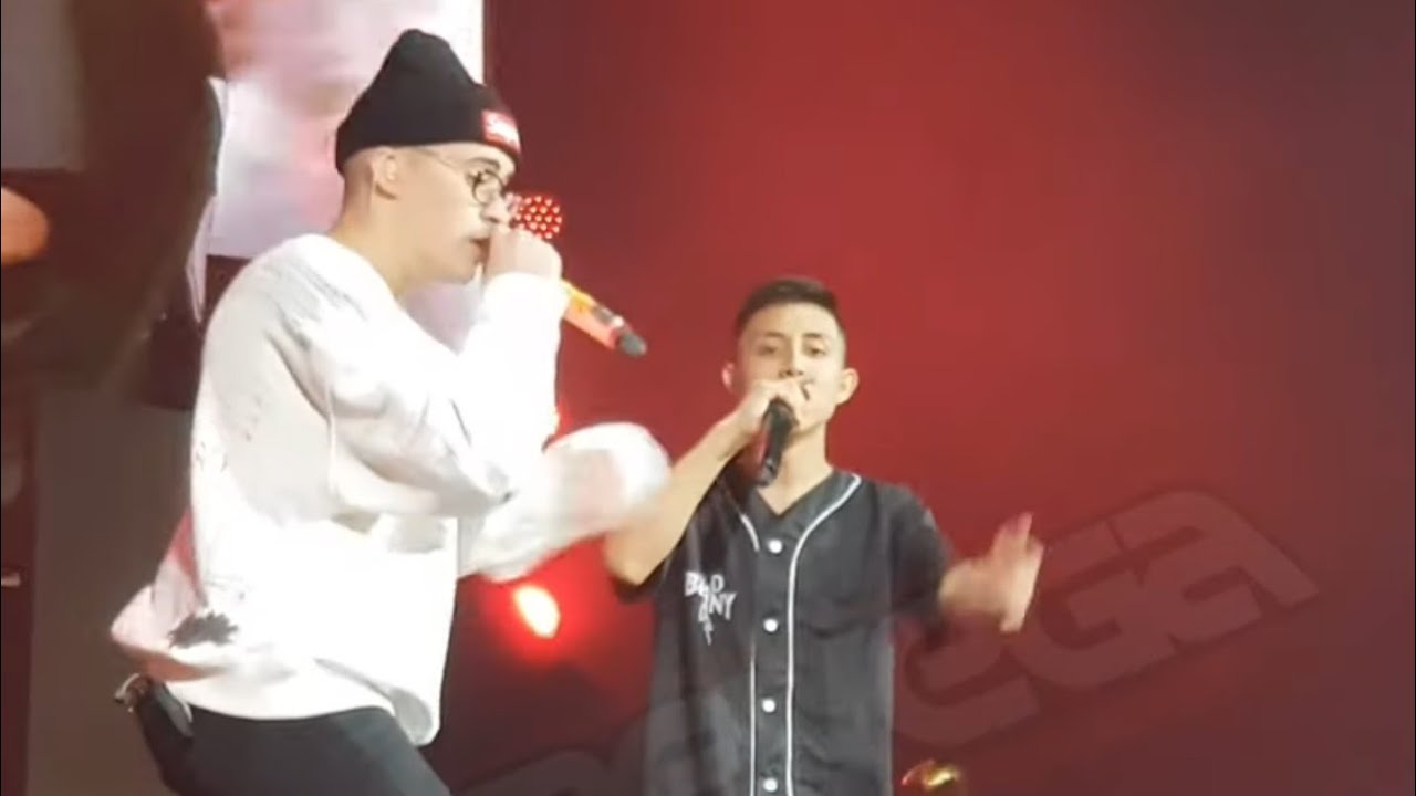 Bad Bunny Canta Con Fan/Tu No Vive Así/ En La Arena Monterrey México/#SiemprePicheoTour