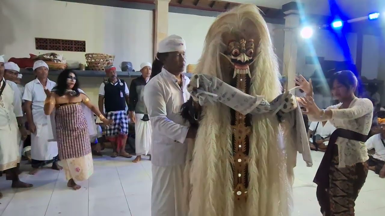 Pura Desa lan Puseh - Medewi